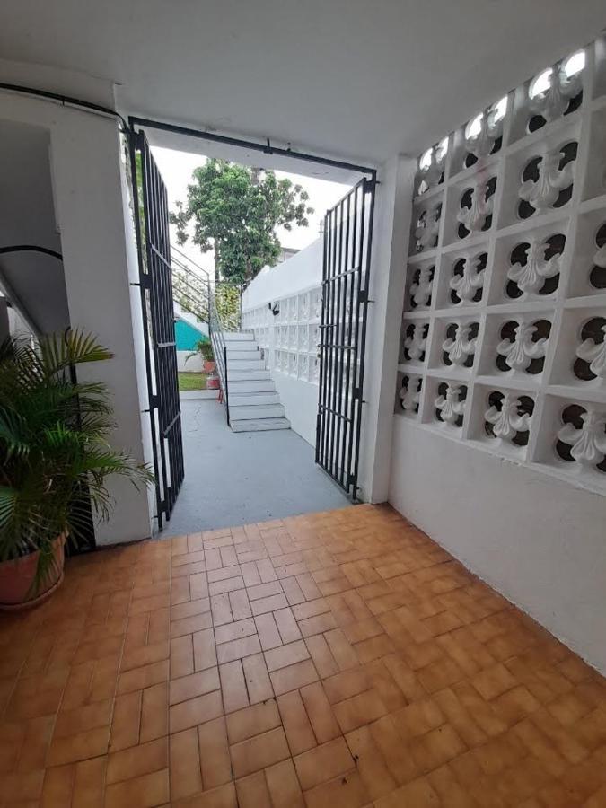 Frente Aeropuerto De Isla Verde San Juan Zewnętrze zdjęcie